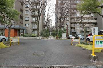 駐車場出入り口・敷地内駐車場（屋外平面式）