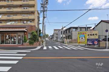 敷地東側の前面道路
