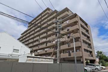 宝マンション城北の外観(南東側から)