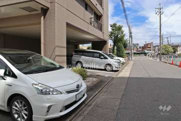 敷地内駐車場(屋外平面式)