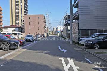敷地北側の前面道路