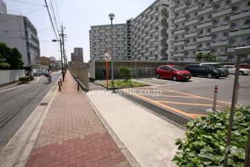 駐車場の出入り口