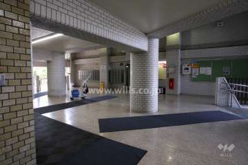 広々としたエントランスホール