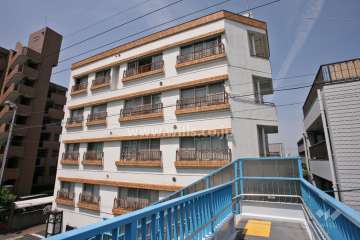 サンライフマンション名城の外観(東側から)