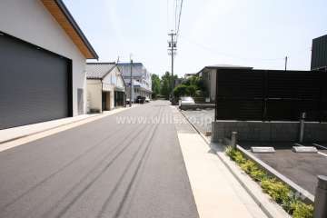 敷地北側の前面道路