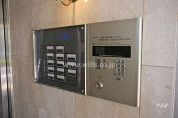 オートロックと案内板