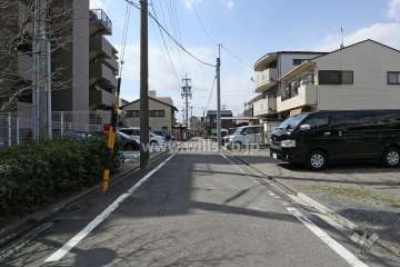 敷地北西側の前面道路