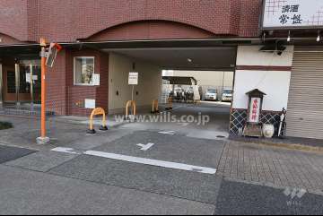 駐車場出入り口・敷地内駐車場（屋外平面式）