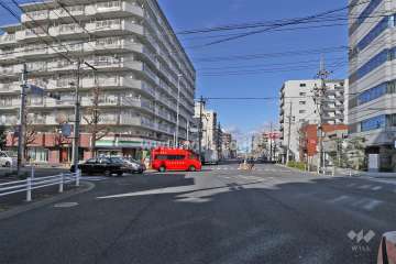敷地東側の前面道路