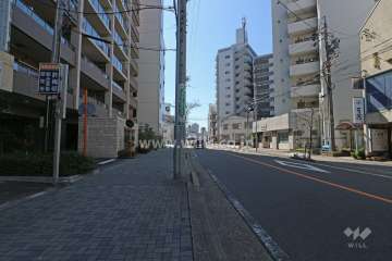敷地北西側の前面道路