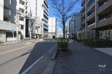 敷地北西側の前面道路