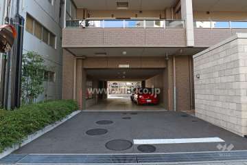 駐車場出入り口・敷地内駐車場（屋内平面式、屋外機械式）