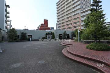 敷地内の広場
