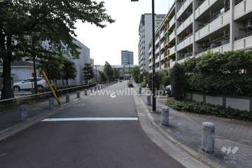 敷地南側の前面道路