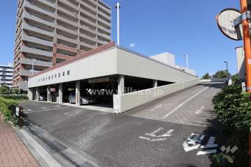 敷地内駐車場（立体式）・立体駐車場へのアプローチ