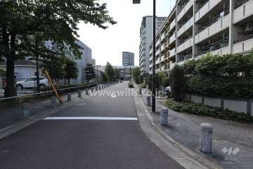 敷地南側の前面道路