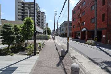 敷地東側の前面道路