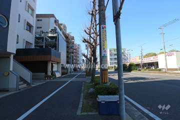 敷地北側の前面道路