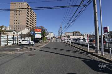 敷地南側の前面道路