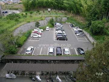 敷地北側の駐車場（屋外平面式）