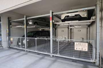 敷地内駐車場（屋内機械式）