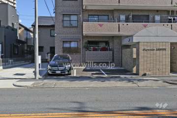 駐車場出入り口・敷地内駐車場（屋外平面式）