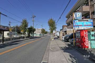 敷地北西側の前面道路