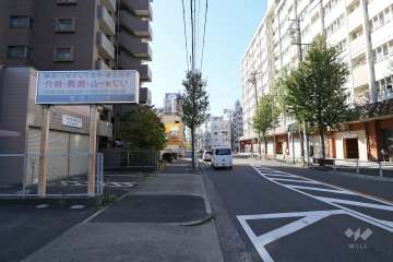 敷地北東側の前面道路