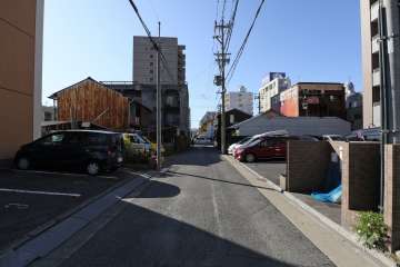 敷地南東側の前面道路