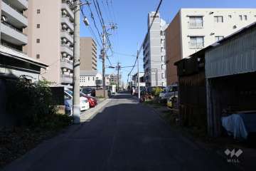 敷地南東側の前面道路
