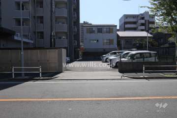 駐車場出入り口・敷地内駐車場（屋外平面式）