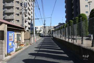 敷地南側の前面道路