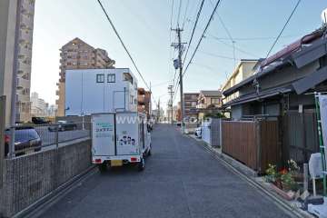 敷地北側の前面道路