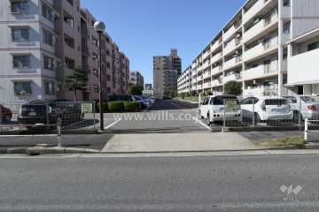 駐車場出入り口・敷地内駐車場（屋外平面式）