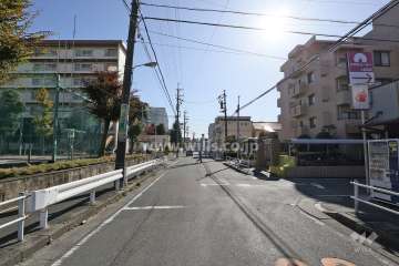 敷地東側の前面道路