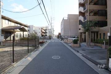 敷地北東側の前面道路