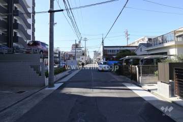 敷地北側の前面道路