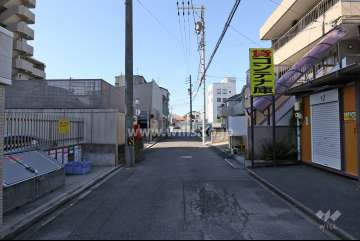 敷地北側の前面道路