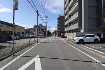 敷地南側の前面道路