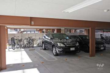 敷地内駐車場（屋内平面式）