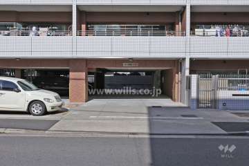 駐車場出入り口・敷地内駐車場（屋内平面式）