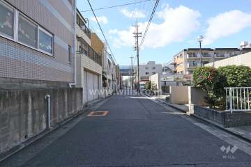 敷地南側の前面道路