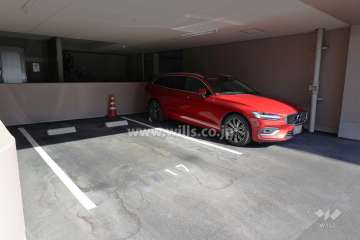敷地内駐車場（屋内平面式）