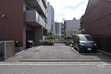 駐車場出入り口・敷地内駐車場（屋内平面式、屋外平面式）