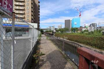 敷地北側の前面通路