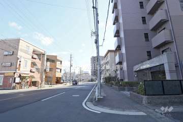 敷地北東側の前面道路