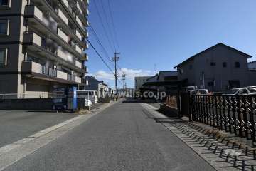 敷地南側の前面道路