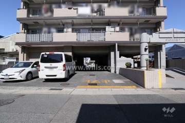 駐車場出入り口・敷地内駐車場（屋外平面式）