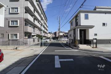 敷地南側の前面道路