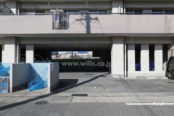 駐車場出入り口・敷地内駐車場（屋内平面式、屋外平面式）